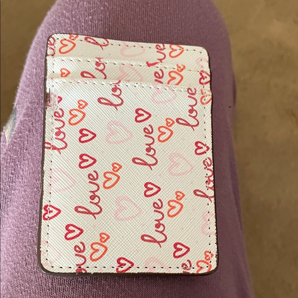 Heart Pattern ID Card Holder - Picture 2 of 2